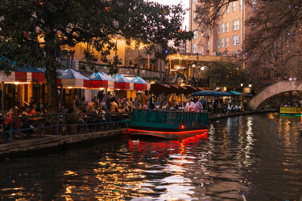 San Antonio, TX -- River